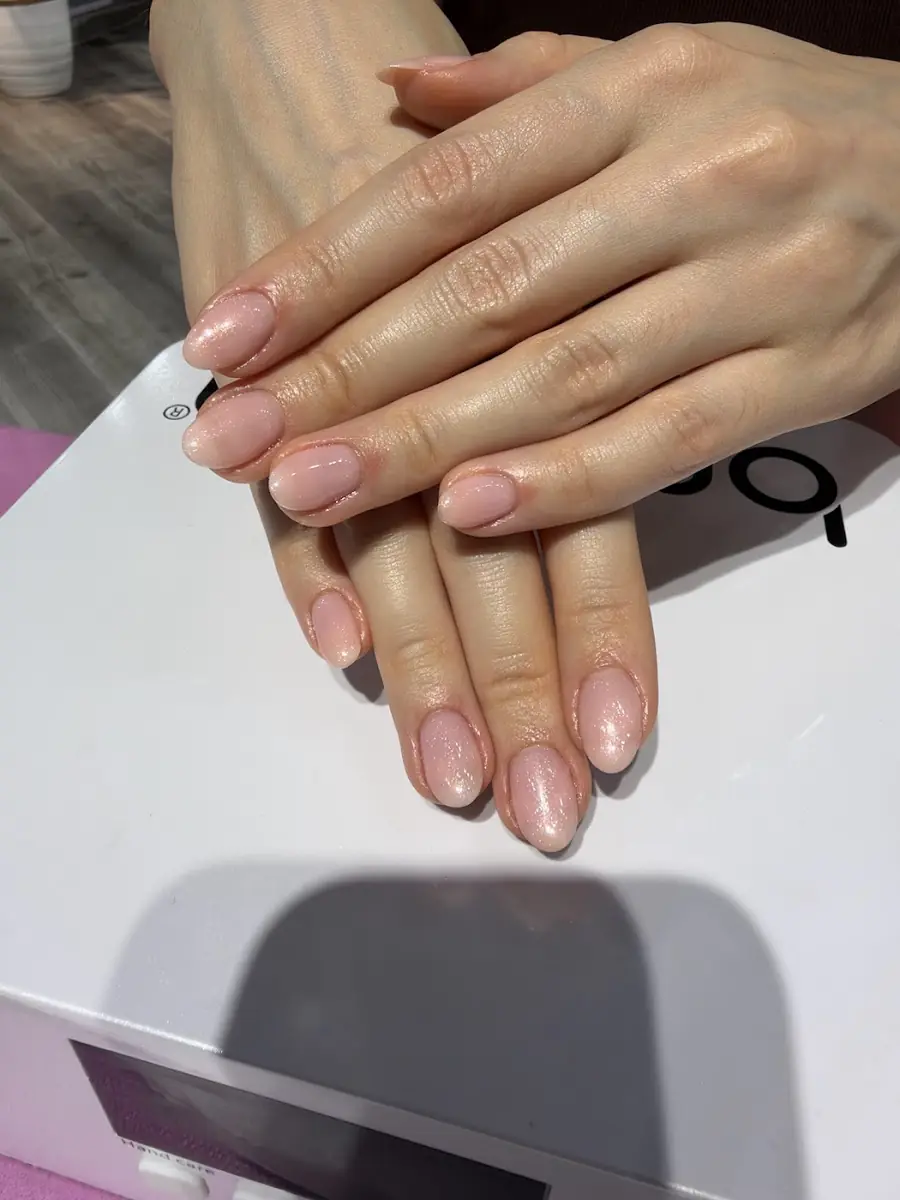 Nude French manicure